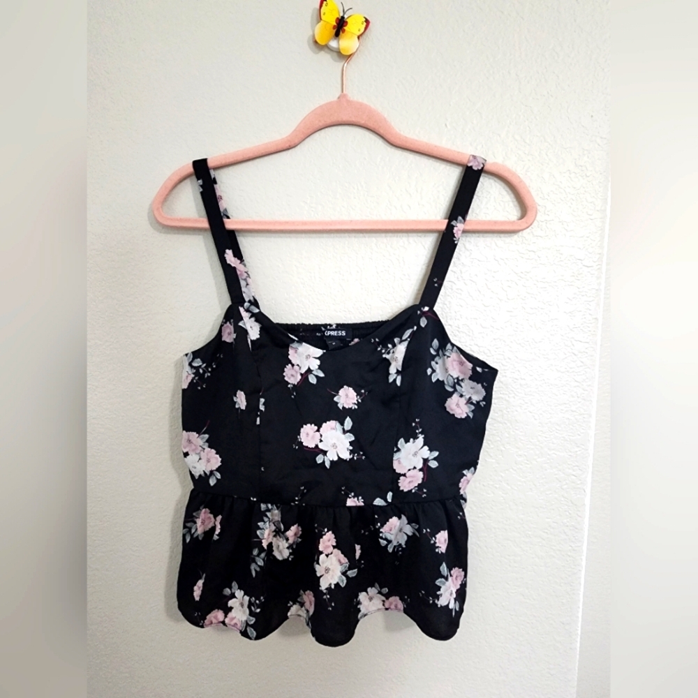 Medium EXPRESS floral top